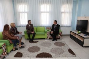 Bursa'da belediye personelinden Sevgi Evleri'ne yeni yıl hediyesi