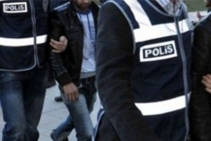 Van'da '&ouml;zy&ouml;netim' operasyonu: 6 g&ouml;zaltı