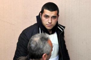 Boşanmak isteyen eşini vuran koca yakalandı