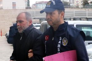 Samsun'da bedava i&ccedil;ki isteyeni bacağından vurdu