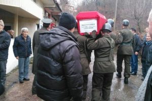 Kıbrıs gazisi askeri t&ouml;renle toprağa verildi