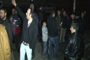 Y&uuml;ksek gerilim hattı kablosu koptu, mahalleli korku dolu anlar yaşadı