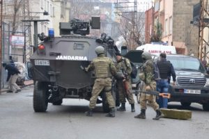 PKK'nın h&uuml;cre evlerine operasyon: 2 ter&ouml;rist &ouml;ld&uuml;r&uuml;ld&uuml;