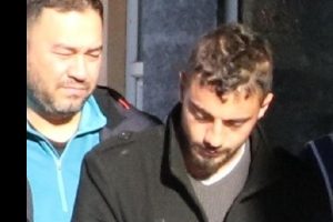 Samsun'da dolandırdığı altınları bozdururken yakalandı