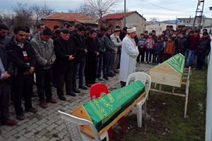 Yangında &ouml;len kardeşler yan yana toprağa verildi