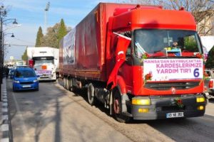 Bayırbucak T&uuml;rkmenleri'ne Manisa'dan 7 TIR yardım