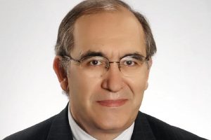 Prof. Dr. Zeki Ertuğ, 'bildiri'den imzasını &ccedil;ekti