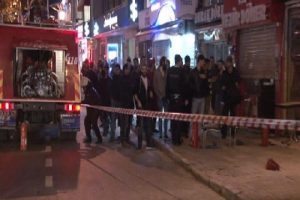 Başbakanlık ofisi karşısında korkutan yangın