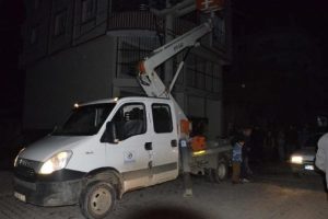 Elektrik kesintisini trafoyu ateşe vererek protesto ettiler