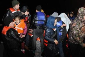 Didim'de 15'i &ccedil;ocuk 65 Suriyeli, balık&ccedil;ılar tarafından kurtarıldı
