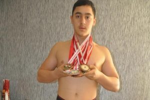 Pehlivan babanın oğlunun da g&ouml;z&uuml; başpehlivanlıkta