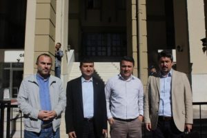 Gazetecilere polisleri hedef g&ouml;stermek su&ccedil;undan hapis cezası