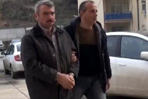 Yolcu taşıma tartışmasında komşusunu &ouml;ld&uuml;rd&uuml;