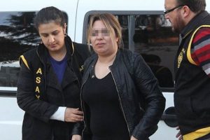 Arkadaşına fuhuş yaptırırken yakalandı