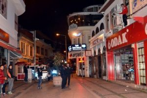 C&uuml;zdanı i&ccedil;in olmadık yerde mahsur kaldı