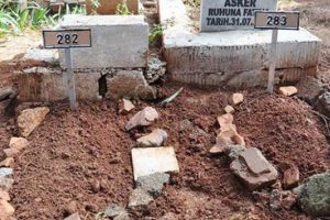 Suriyeli siyam ikizleri yan yana toprağa verildi