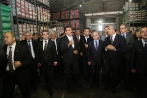 Bakan T&uuml;fenkci'den akademisyenlere tepki