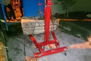 Camideki tarihi eseri &ccedil;almak isterken yakalandılar