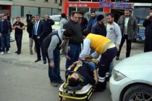 Emekli polis kiracısını ve &ccedil;alışanını silahla yaraladı