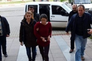 3 yaşındaki oğlunu d&ouml;verek &ouml;ld&uuml;rm&uuml;şt&uuml;