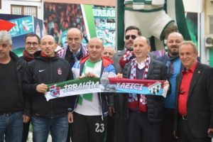 Trabzonspor Başkanı Usta Orhangazi'de Timsah Heykeli &ouml;n&uuml;nde