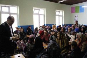 "Erken evlilik &ccedil;ocukların &ccedil;ocukluğunu elinden alıyor"