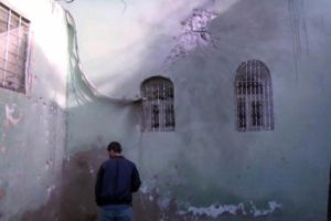 PKK Cizre'de cami bah&ccedil;esi isabet aldı: 1 &ccedil;ocuk &ouml;ld&uuml;, 2 &ccedil;ocuk yaralı