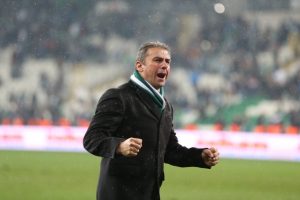 Hamza Hamzaoğlu: "Tarihe ge&ccedil;ecek skorla kazandık"