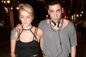 Can Bonomo, Didem Soydan'a y&uuml;z&uuml;k taktı...