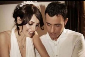Mustafa Sandal ile eşinin arasına 'duvar' girdi...