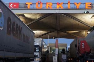 Kapıkule'de 9 kilometrelik TIR kuyruğu oluştu