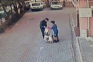 İşitme engelli &ccedil;ocuğu gasp edene 6 yıl 8 ay hapis cezası