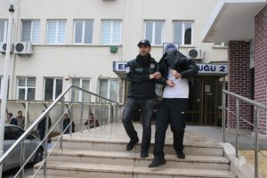 Bursa'daki uyuşturucu operasyonunda tutuklama