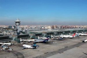 Atat&uuml;rk Havalimanında jet pistten &ccedil;ıktı