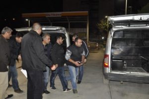Bursa'da demir y&uuml;kl&uuml; TIR &ccedil;alan hırsızlar yakalandı