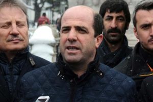 Sultanahmet'te &ouml;lenleri andılar, bildiriyi protesto ettiler