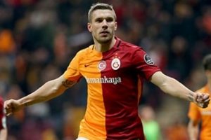 Podolski, futbolu bırakacağı kul&uuml;b&uuml; a&ccedil;ıkladı