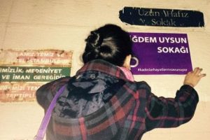 Kadınlar sokak isimlerini değiştirdi
