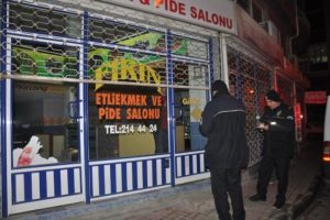 Yemek yediği pide salonunda 40 dakika mahsur kaldı