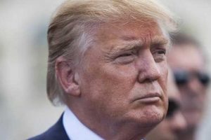 İngiltere'de Trump'a karşı 575 bin imza toplandı