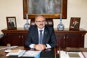 Bursalı &ouml;ğrencilerden Vali Karaloğlu'na kar tatili baskısı