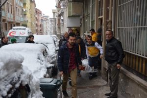 Bursa'da akli dengesi bozuk gen&ccedil; annesini &ouml;ld&uuml;rd&uuml;!