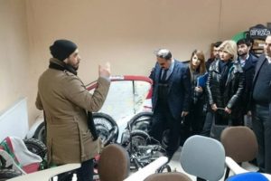 O yarışmaya katılabilmek i&ccedil;in elektrikli ara&ccedil; &uuml;retiyorlar
