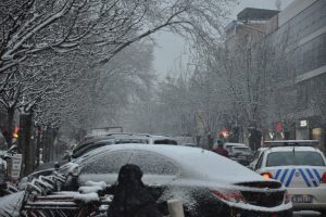 Kar yağışı Bursa İneg&ouml;l'de de etkili oldu