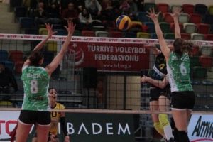 Bursa B&uuml;y&uuml;kşehir Belediyespor avantaj elde etti