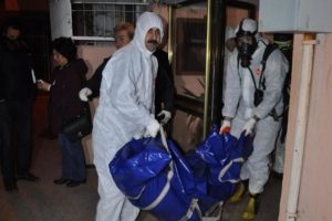 &Ouml;len kardeşinin başında 1 hafta bekledikten sonra can verdi