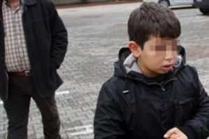 10 yaşındaki &ccedil;ocuğu dolandırdılar!