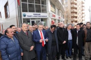 Hakkari'de STK'lardan taşınma kararına tepki