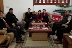 Ortaokul &ouml;ğrencilerinden şehit ailelerine mektup