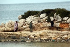 Umuda yolculukta Suriyeliler, 5 arkadaşlarını bottan attı